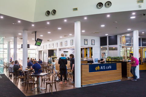 AIS Cafe - Accommodation Main Beach 2