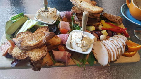 Holy Smoke Gourmet Food Shop - Accommodation Main Beach 0