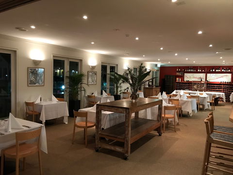Piers Restaurant - Accommodation Main Beach 1