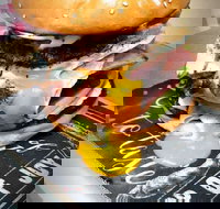 Charcoal Charlie's - Accommodation Main Beach