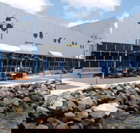 GJ's Bay Cafe and Grill - Accommodation Main Beach