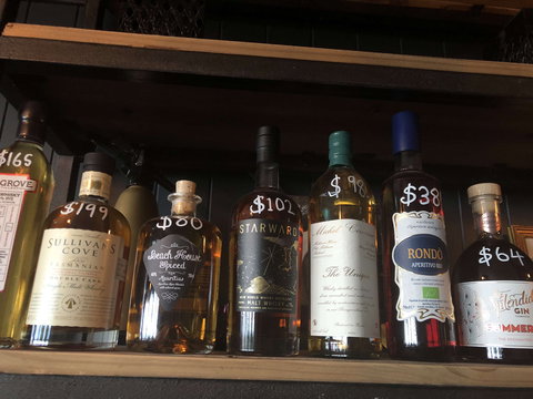 Robbie Brown's - Accommodation Main Beach 0