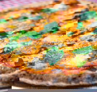 Mikey's Pizza - Accommodation Main Beach