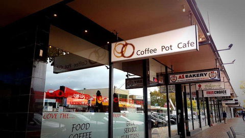 The Coffee Pot Cafe - Accommodation Main Beach 0