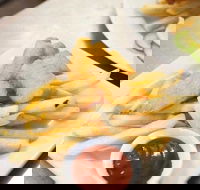 Castle Cove Cafe - Accommodation Main Beach