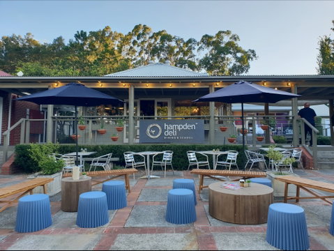 Hampden Deli, Dining And School - Accommodation Main Beach 0