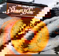 Famous Berry Donut Van - Accommodation Main Beach