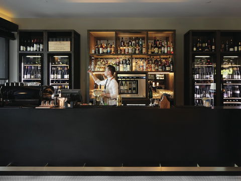 Buvette Bistro & Wine Bar - Accommodation Main Beach 1