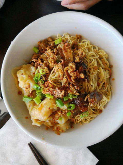 Two Hand Noodle Shop - Accommodation Main Beach 0