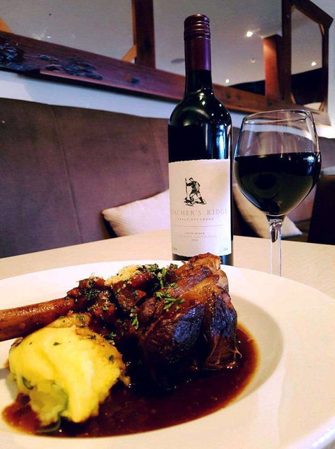 White Star Hotel And Tanglehead Brewery - Accommodation Main Beach 0