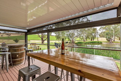 Jaeschkes Hill River Clare Estate - Accommodation Main Beach 2