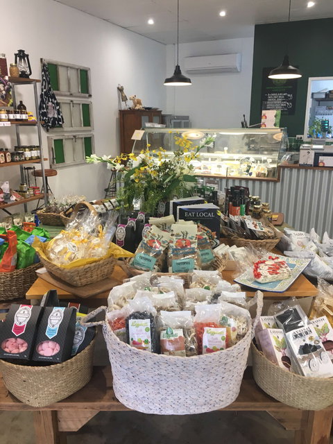 The Vintage Pickle - Accommodation Main Beach 0