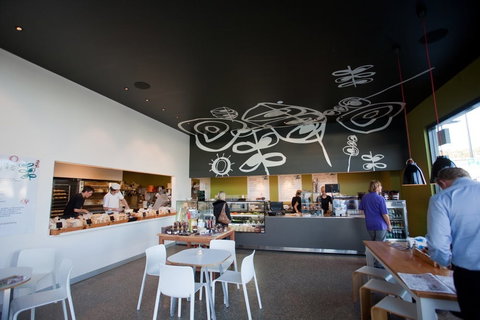 Breadd - Kingston - Accommodation Main Beach 0