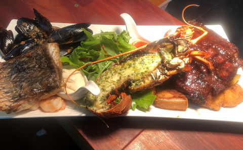 HarbourView Restaurant And Bar - Accommodation Main Beach 2