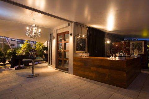 JAM Corner - Accommodation Main Beach 2