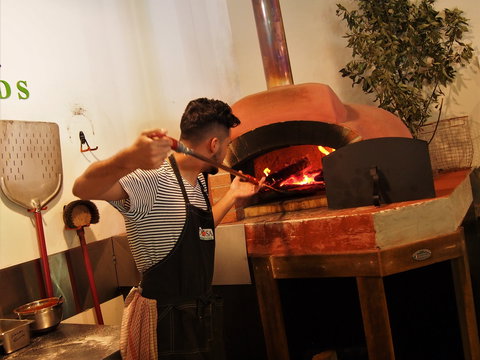 DEOSA Wholefoods - Accommodation Main Beach 2