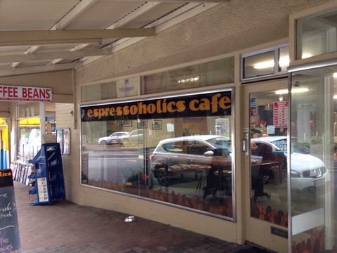 Espressoholics Cafe - Accommodation Main Beach 0