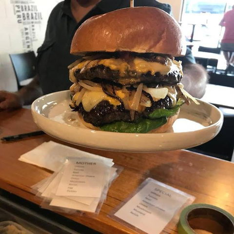 Fokker Burger - Accommodation Main Beach 0