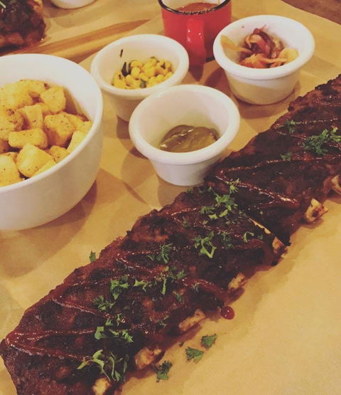 Rustic Ribs - Accommodation Main Beach 0