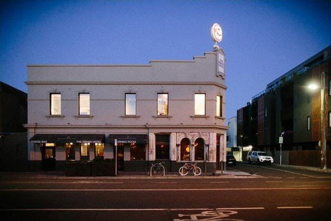 The Stags Head - Accommodation Main Beach 0