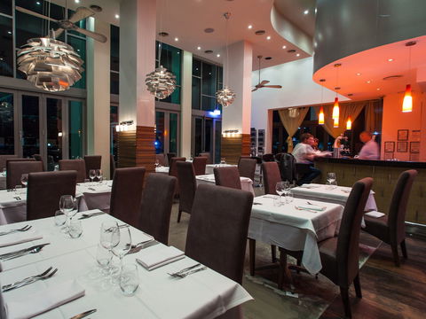 Artichoke Restaurant And Bar - Accommodation Main Beach 1
