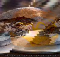 Burgerlove - Broadmeadows - Accommodation Main Beach