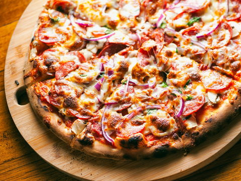 Earth Oven Wood Fired Pizza - Accommodation Main Beach 1