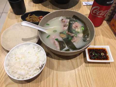 Into Noodle - Ultimo - Accommodation Main Beach 0