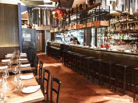 Monopole - Accommodation Main Beach 1