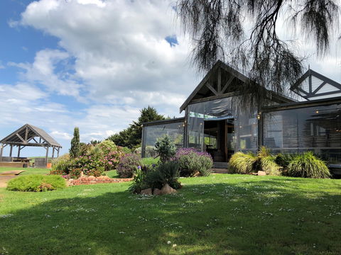 Phillip Island Winery - Accommodation Main Beach 2