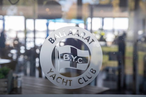 Ballarat Yacht Club - Accommodation Main Beach 2