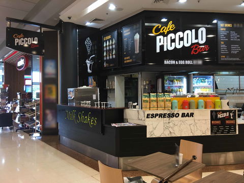 Cafe Piccolo - Accommodation Main Beach 0