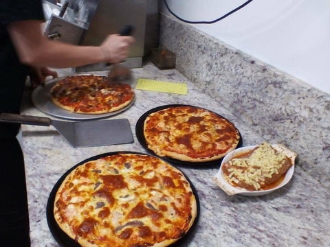 Pitari's - Accommodation Main Beach 0