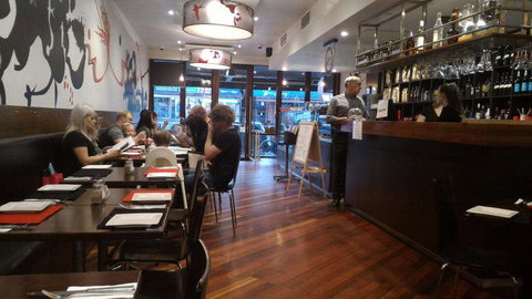 Racetrack Cafe - Accommodation Main Beach 0