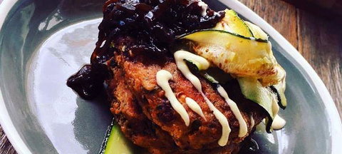 The Bean Thief - Accommodation Main Beach 1