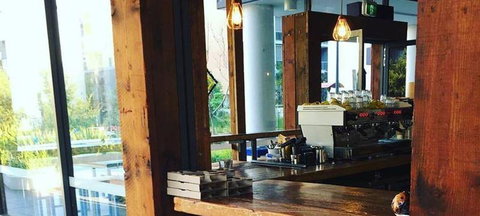 The Bean Thief - Accommodation Main Beach 3