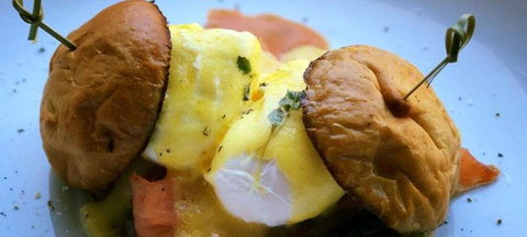 Meating Room - Accommodation Main Beach 0