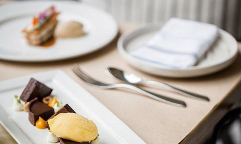 Sticky Fingers Pizzeria - Accommodation Main Beach 3