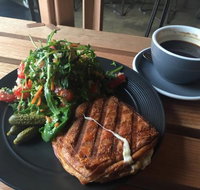 Abbots and Kinney - Accommodation Main Beach