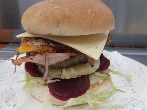 The Classic Catch Cafe - Accommodation Main Beach 4