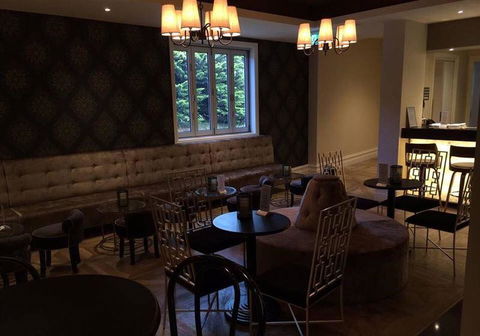 Cardinia Park Hotel - Accommodation Main Beach 5