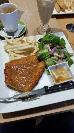 Ducky Brown Cafe - Accommodation Main Beach 0