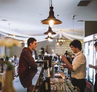 Sneaky's Restaurant - Accommodation Main Beach