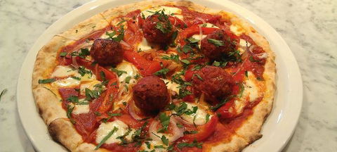Network Public Bar & Pizzeria - Accommodation Main Beach 0