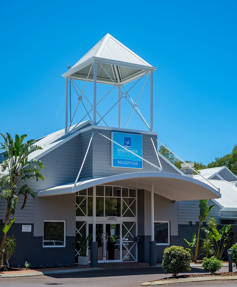 Stilts - Accommodation Main Beach 4