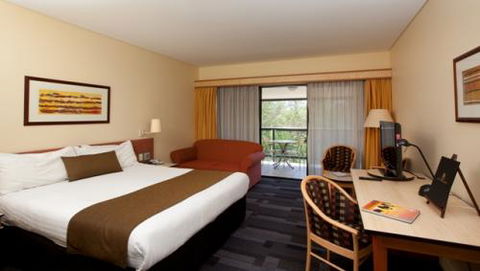 Alice Springs Resort–Mercure - Accommodation Main Beach 0
