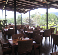 Highlander Tavern Restaurant  Bar - Accommodation Main Beach