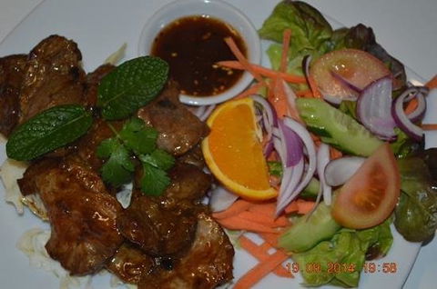 Cobar Thai - Accommodation Main Beach 0