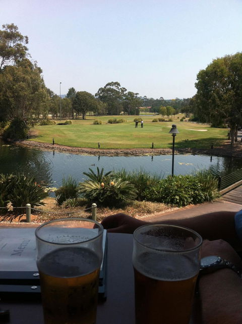 Emerald Lakes Golf Club - Accommodation Main Beach 2