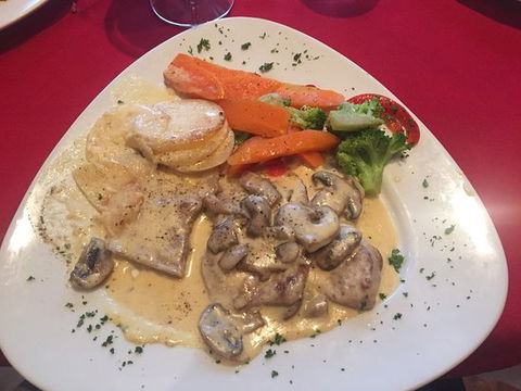 Valentinos Italian Restaurant & Pizzeria - Accommodation Main Beach 0